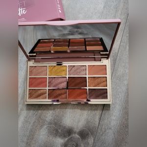 (NEW) Ciate the velvet pallette